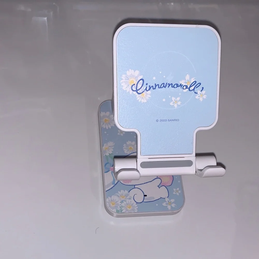 Headphones, Mouse, and phone stand with charger (type-C)